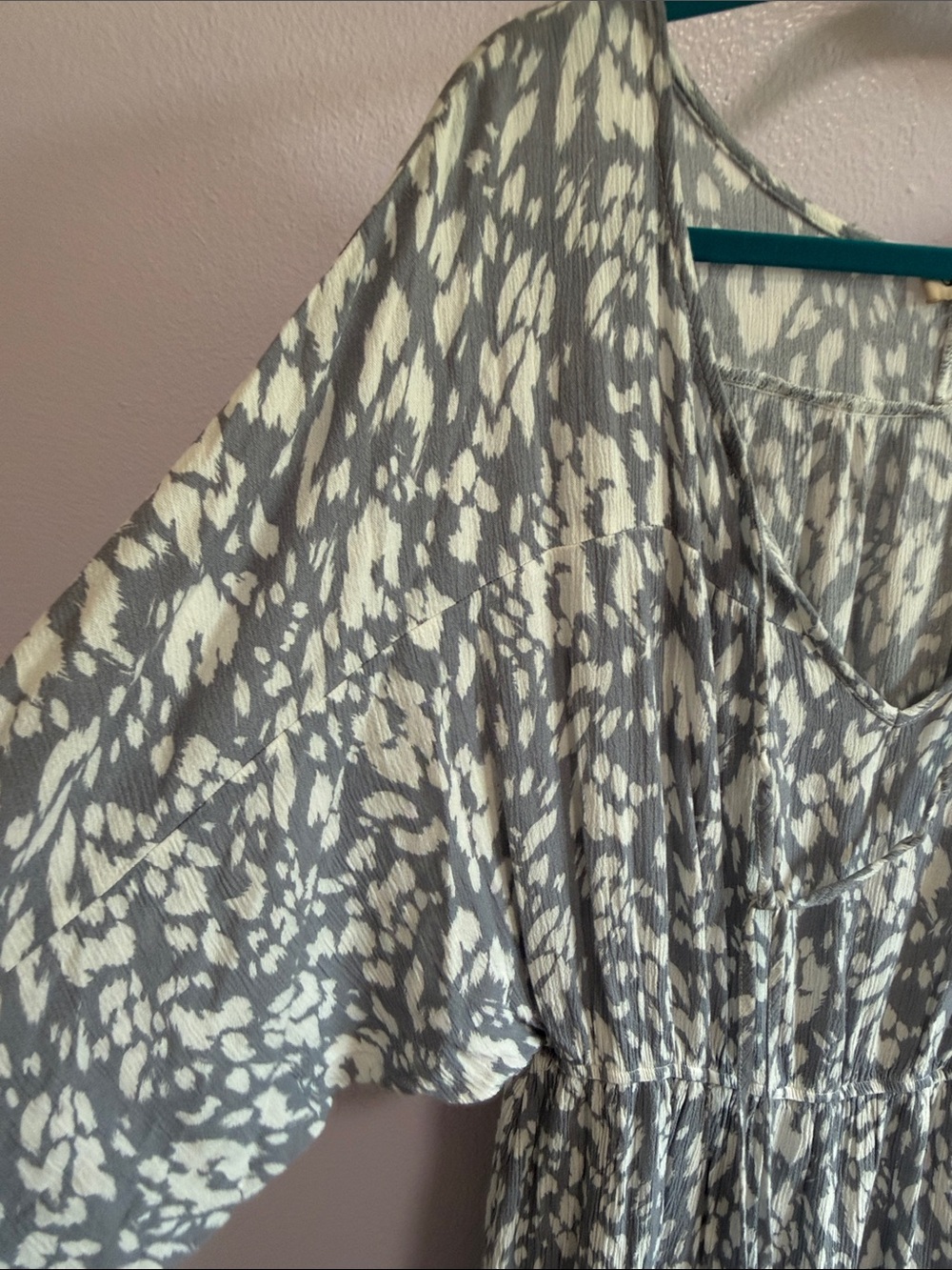 Gray & White Printed Tiered Women's Dress - Picture 4 of 12